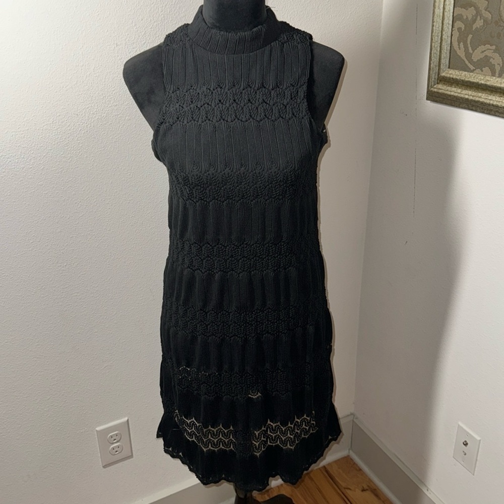 Halo high collar sleeveless stretch shift black dress‎ Sz S